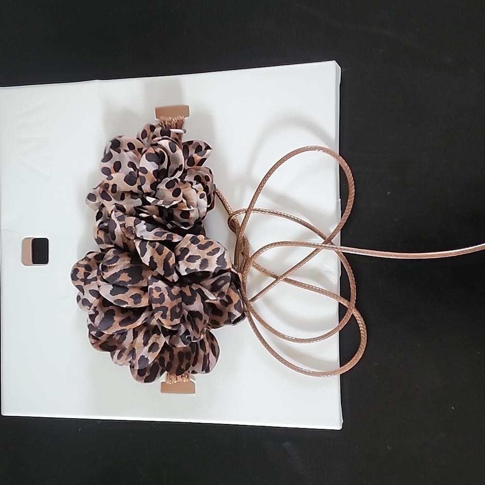 ZARA Double Flower Animal Print Necklace - Picture 8 of 16